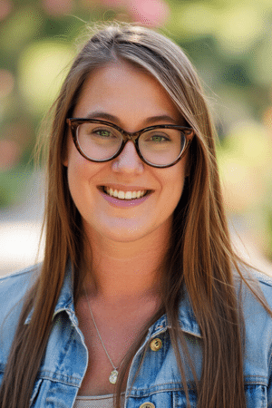 Rachel Whitman Headshot